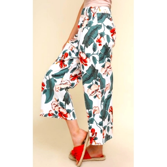 FINAL SALE 🆕🌿HIGH WAIST FLORAL PANT🌿 - Picture 3 of 5